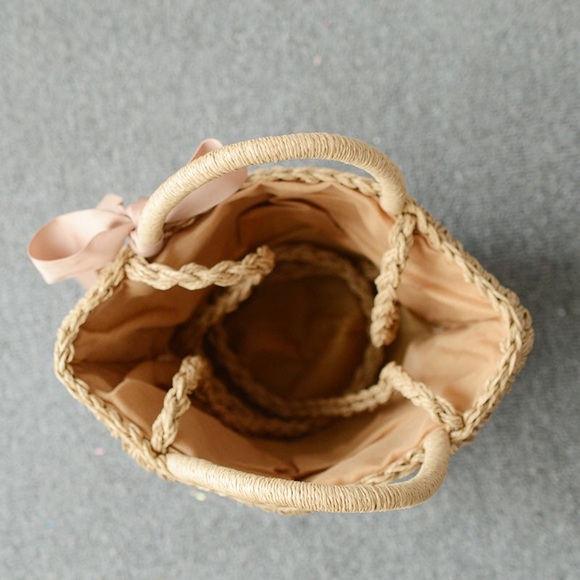 💕2X Host Pick!💕 Beautiful Straw Tote with Ribbon Detail - Picture 3 of 3